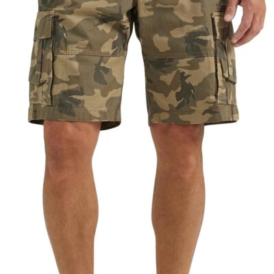 men Cargo shorts with multiple pockets